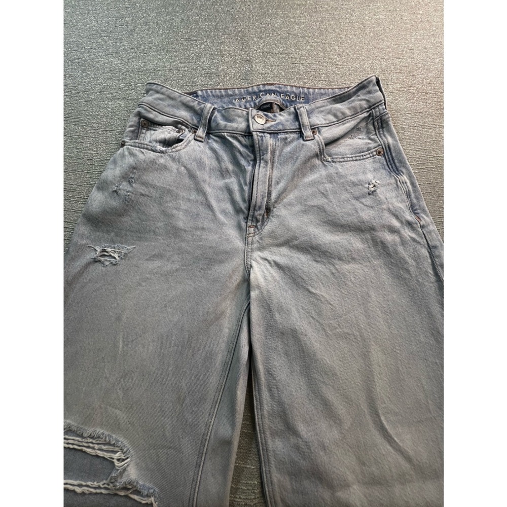 American Eagle Strigid Light Wash Distressed Wide Leg Jeans Women Size 27